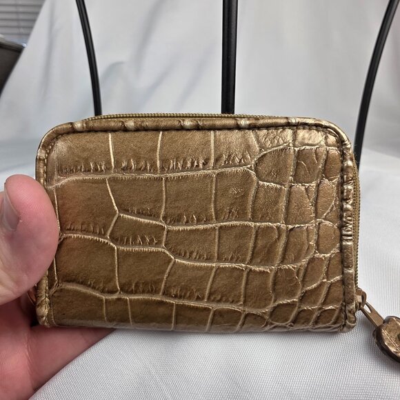 Croc embossed leather zipper coin purse with heart detail - Picture 3 of 11